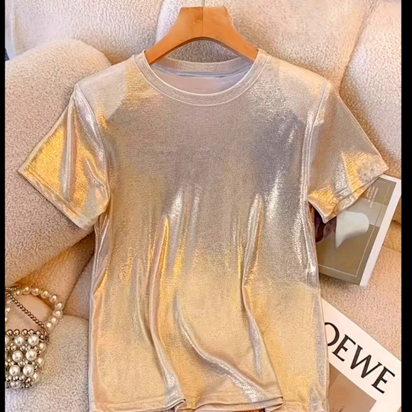 ELEGANT FRENCH INSPIRED GOLD T-SHIRT - Picture 1 of 3